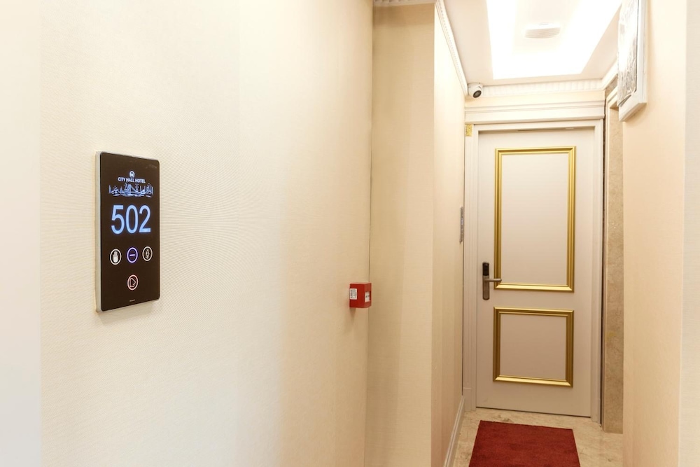 City Hall Hotel 13/37