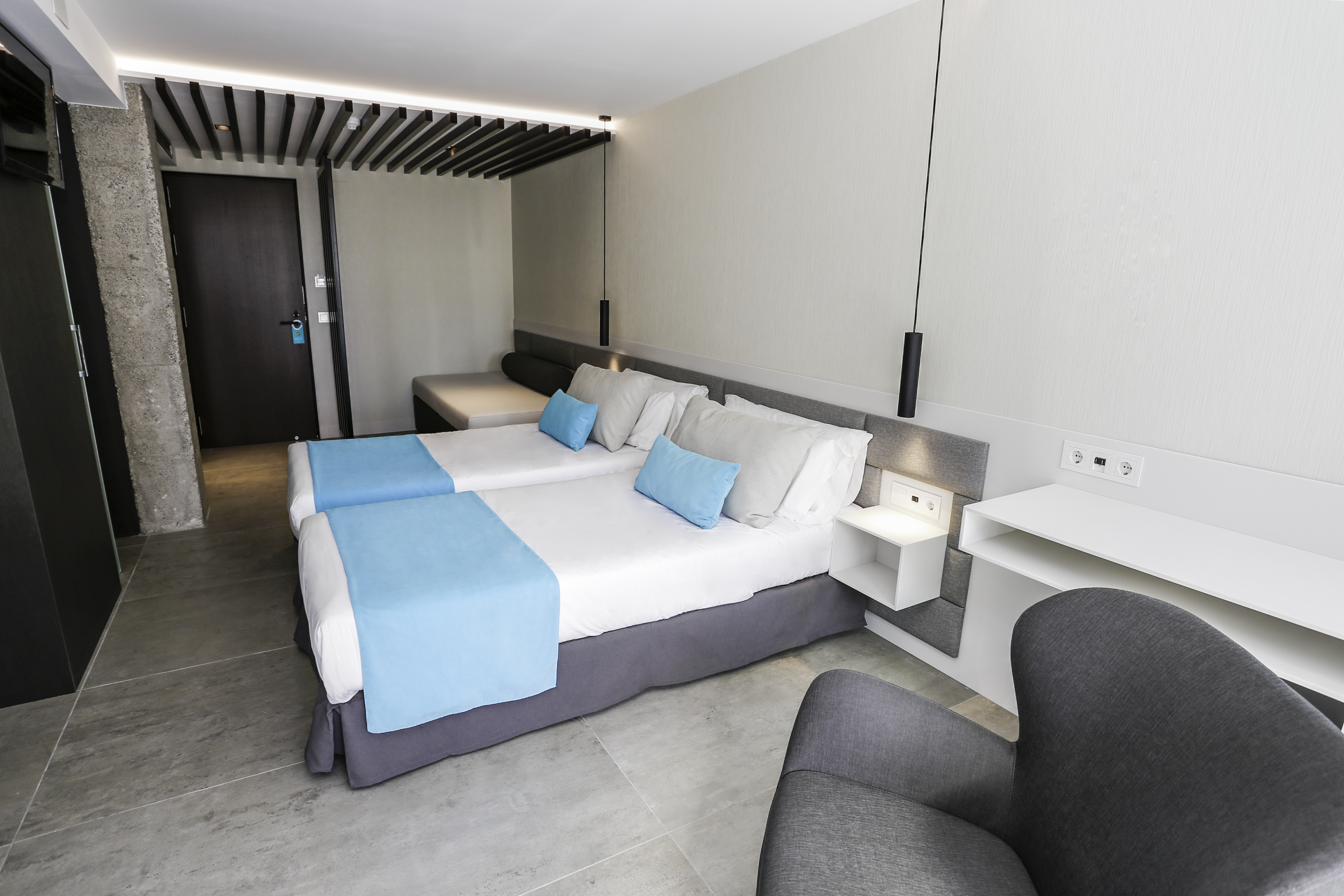 Room, Triple, Pool View