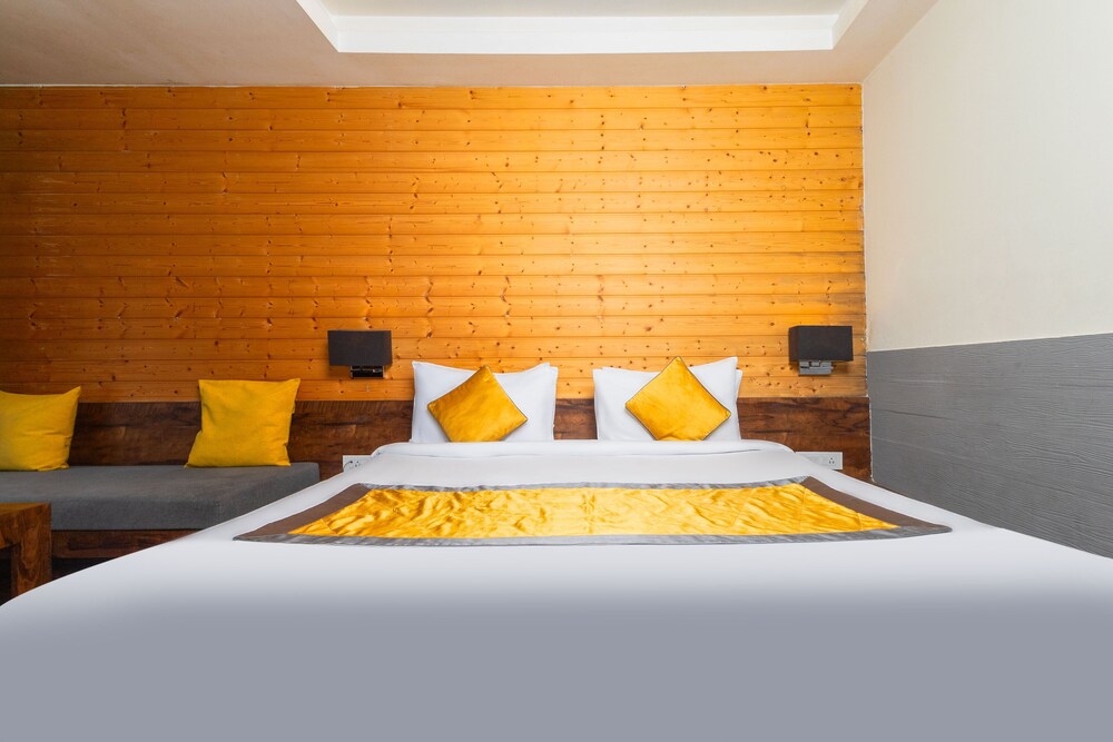 DELUXE, DOUBLE BED