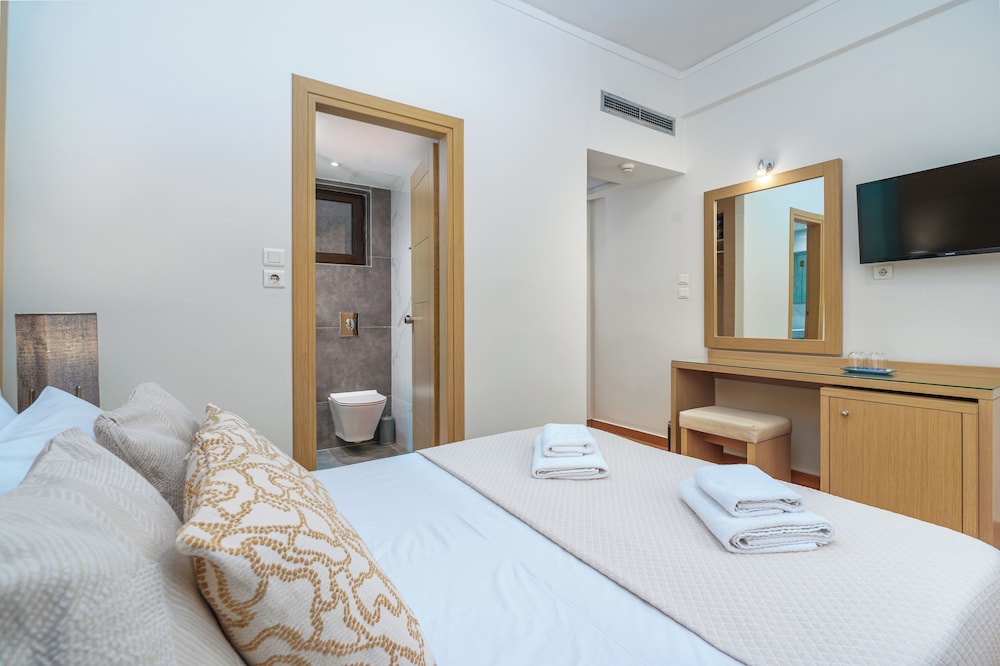 ROOM, DOUBLE BED