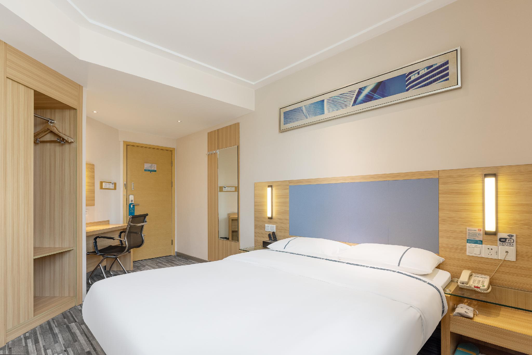 Family, 1 King and 1 Single Beds