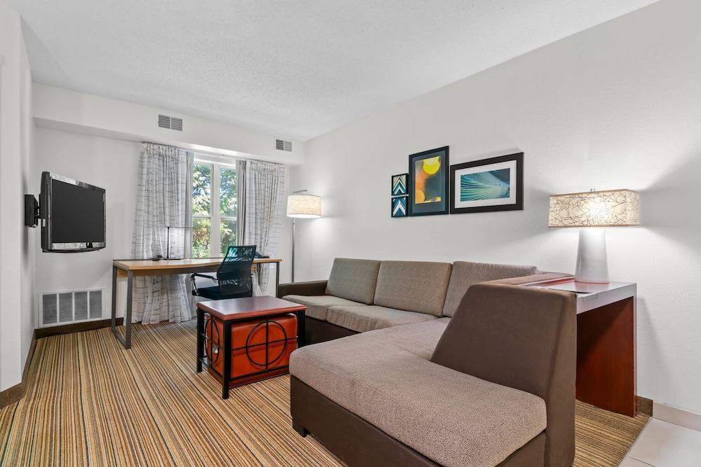 MainStay Suites Appleton Airport - Fox River Mall Area 30/46