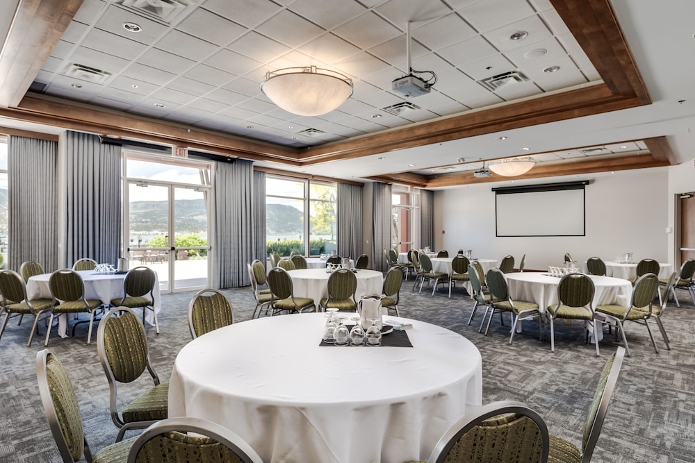 Manteo Resort Waterfront Hotel Villas 57/70