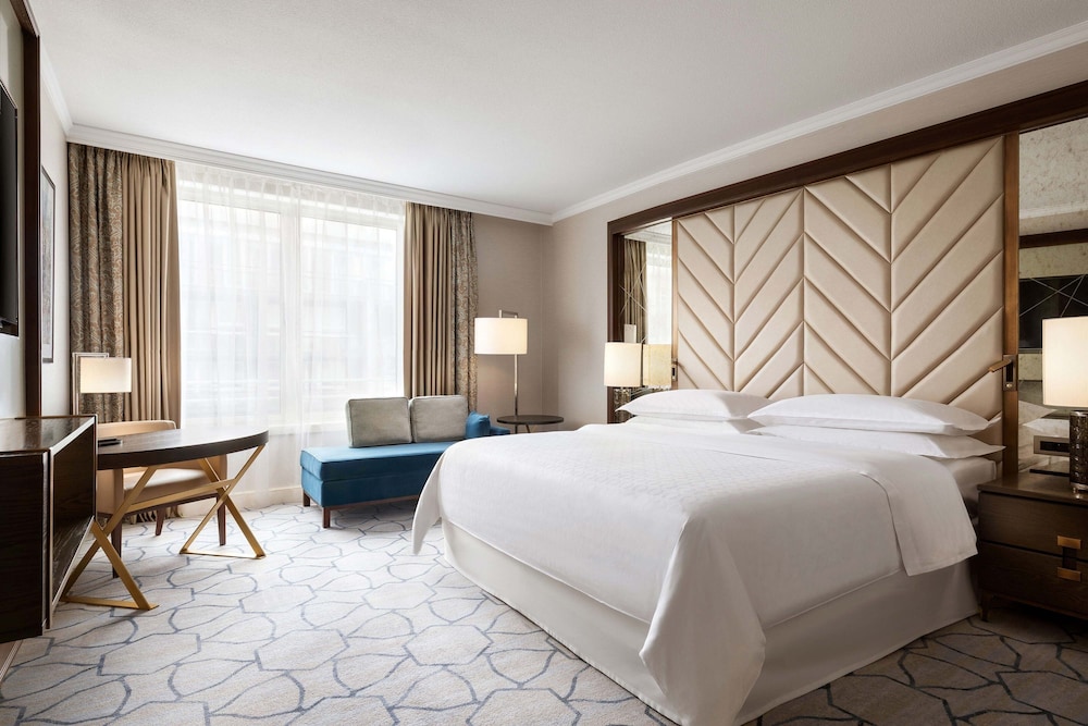 غرفة كلاسيكية بسرير كينج، Sheraton Grand Warsaw 2/6