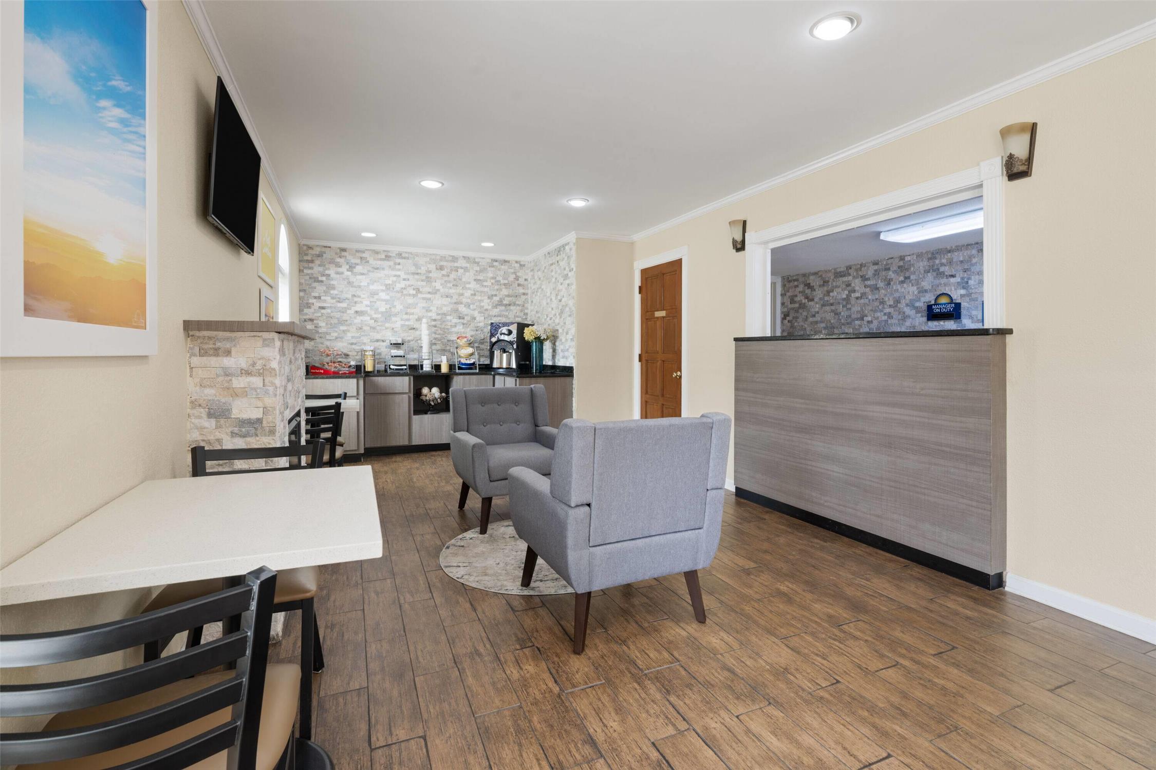 Days Inn by Wyndham Canton 7/19