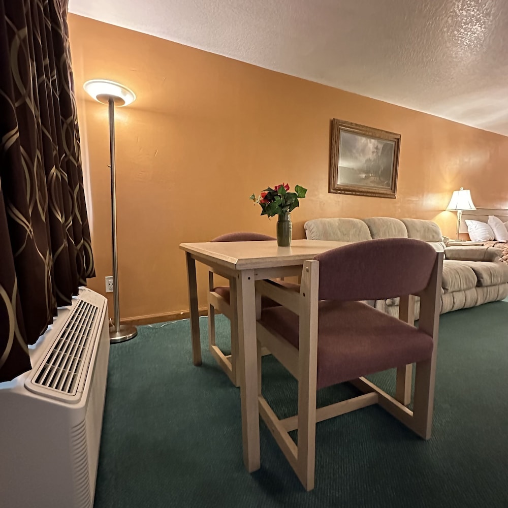Timberland Inn & Suites 51/63