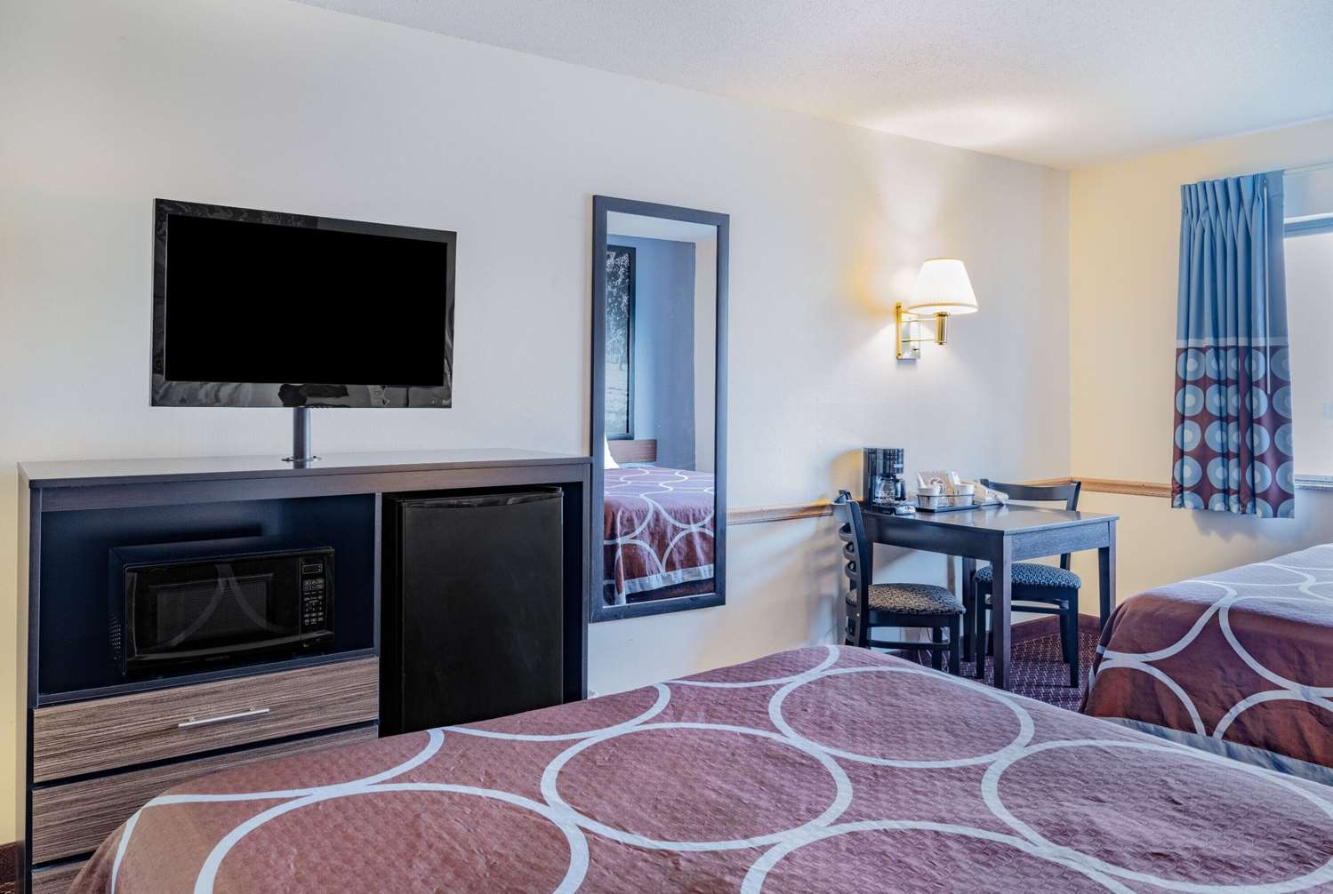 Super 8 by Wyndham Danville 10/22