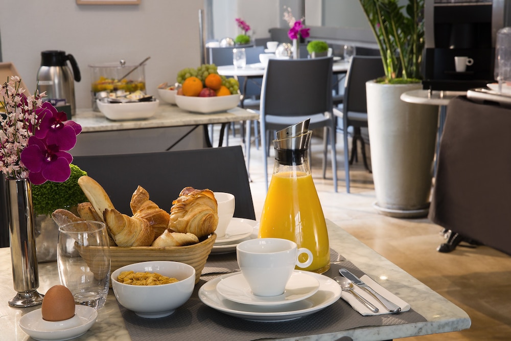 Le Petit Oberkampf Hotel and Spa 42/56