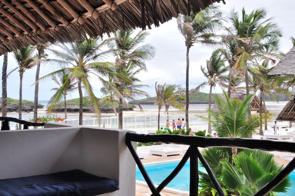 Barracuda Inn Resort 49/51