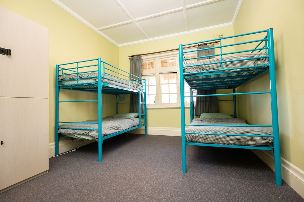 YHA Newcastle Beach 30/30