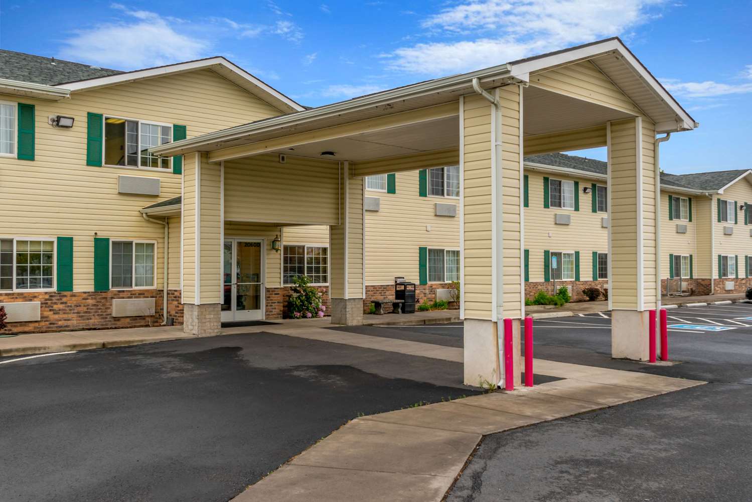 Quality Inn Bend North, OR 12/14