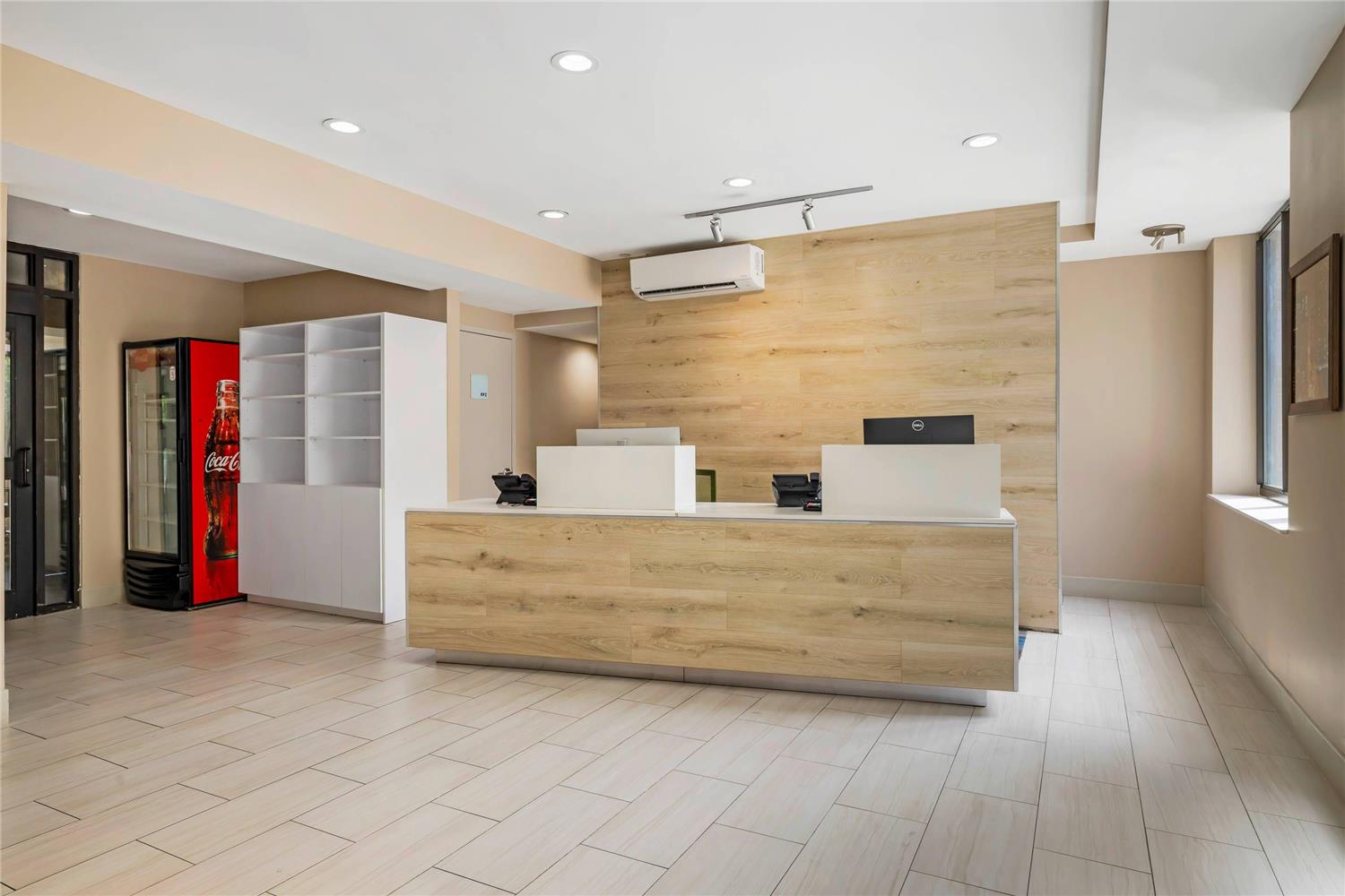Country Inn & Suites by Radisson, Staten Island 4/11