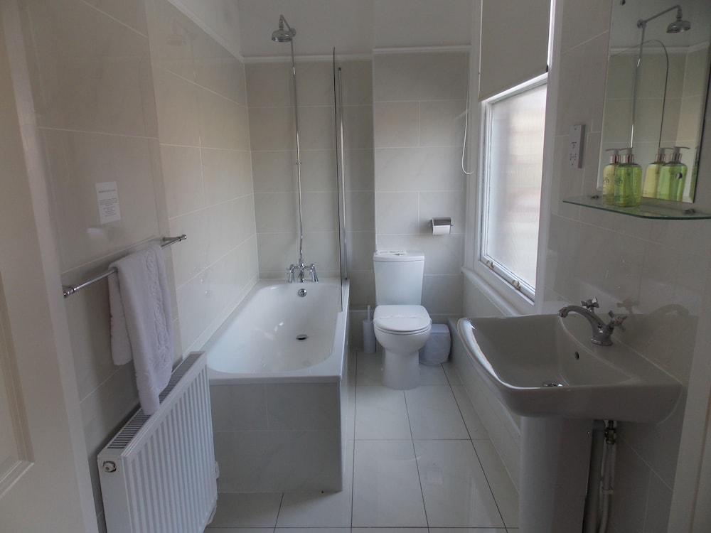 Mountford Hotel 28/28