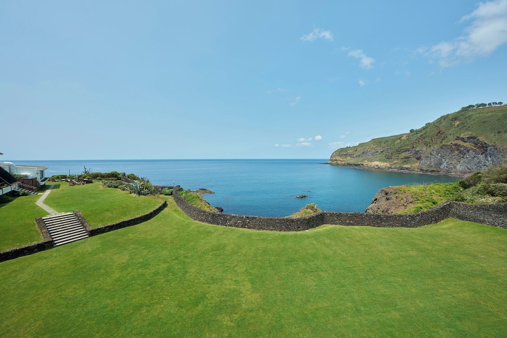 Caloura Hotel Resort 44/50