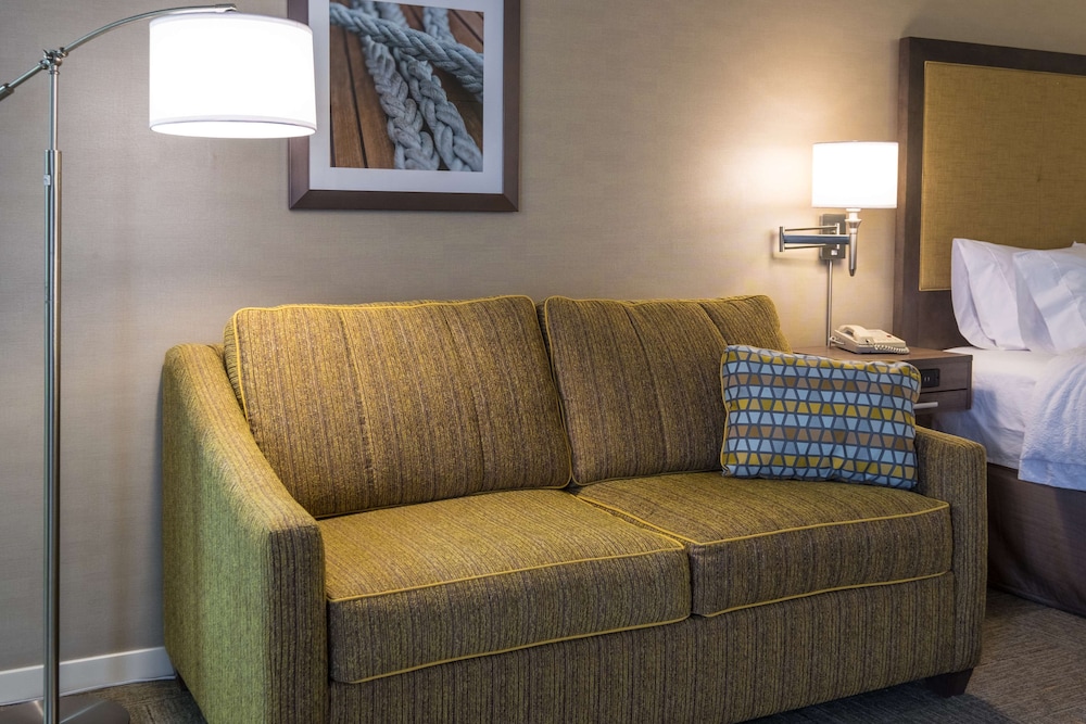 Hampton Inn Waterville 37/55
