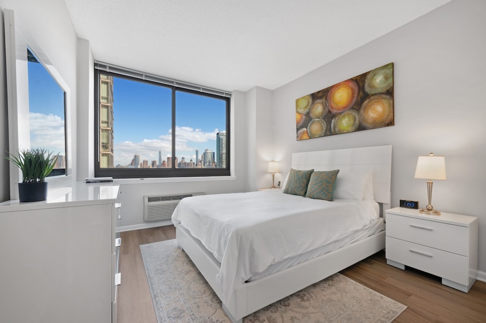 Global Luxury Suites Downtown Jersey City 6/71