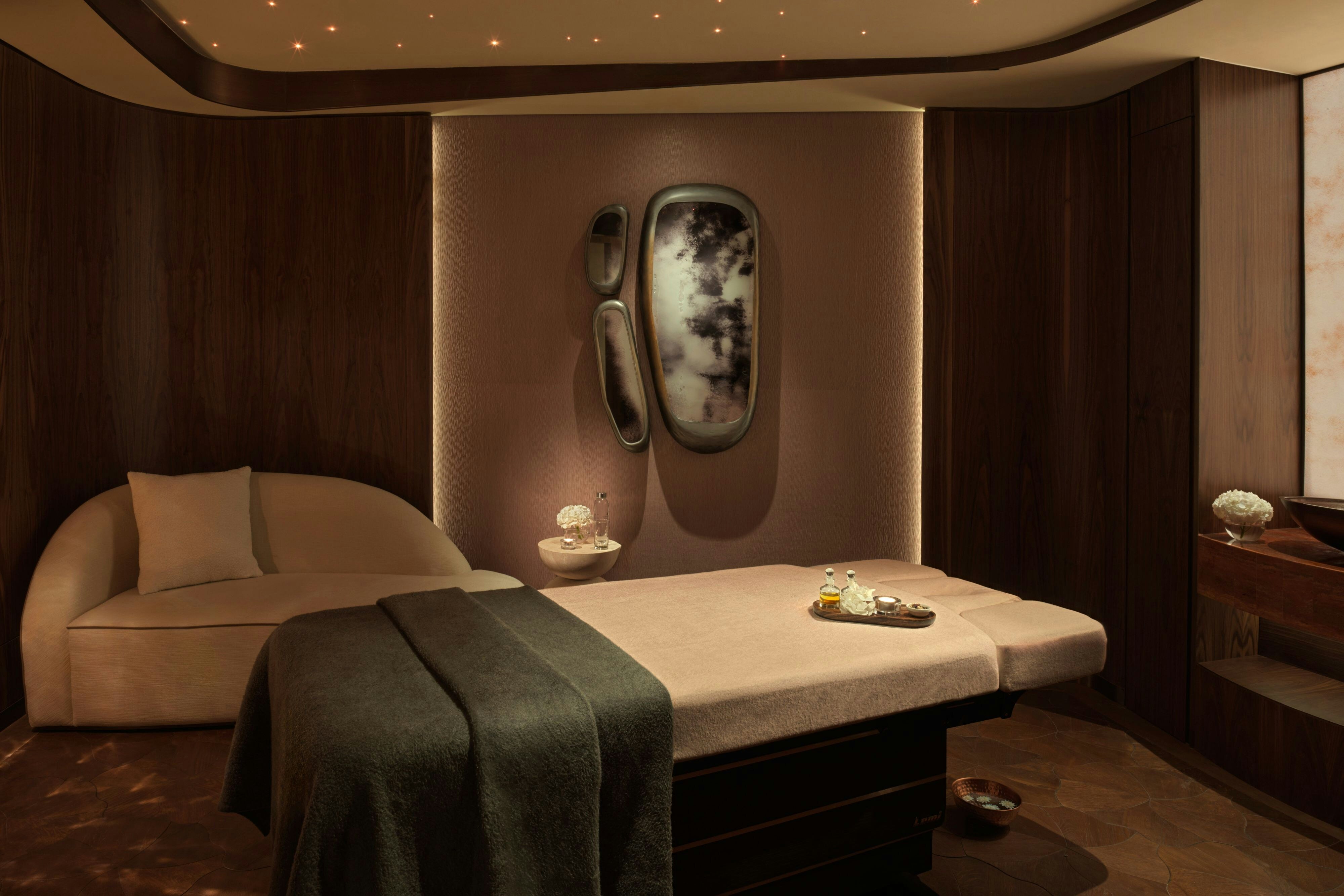 The Ritz Carlton Abu Dhabi Grand Canal 53/63