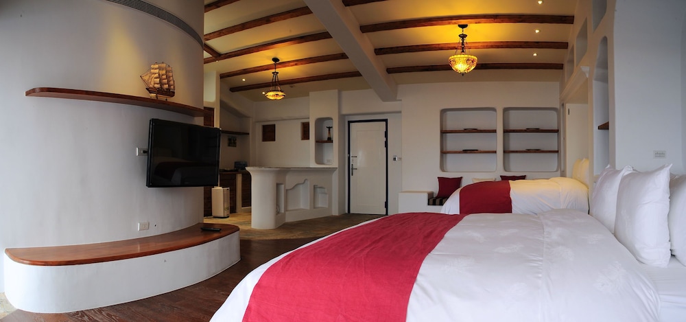Chateau Villa 4/33