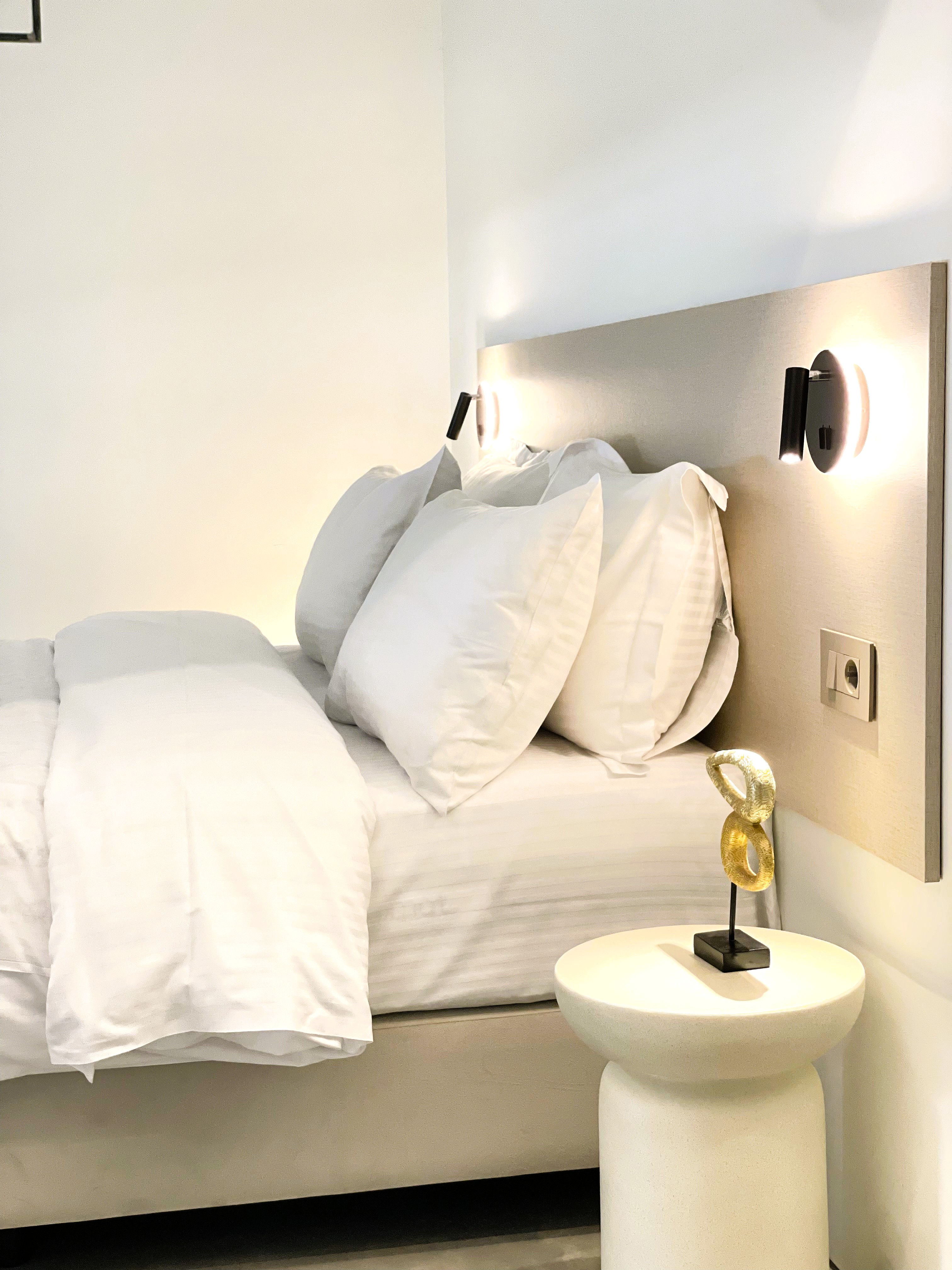 THE NIXON Luxury Suites and Apartments Athens 22/63