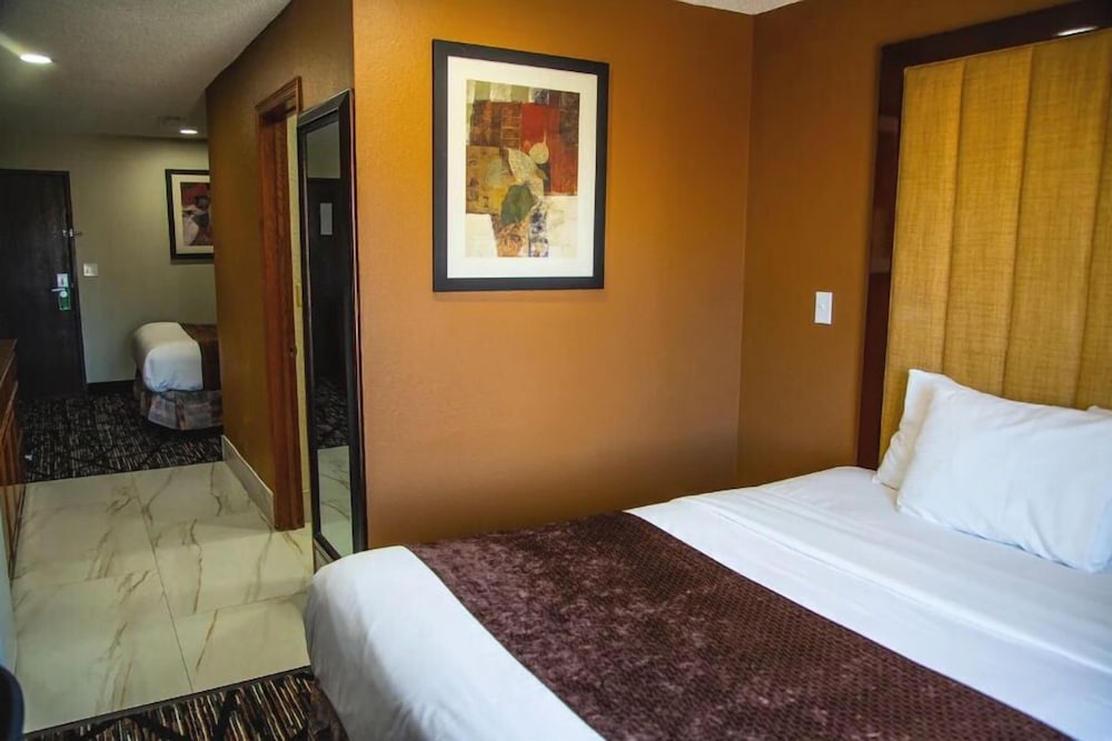 DELUXE, SUITE, QUEEN BED