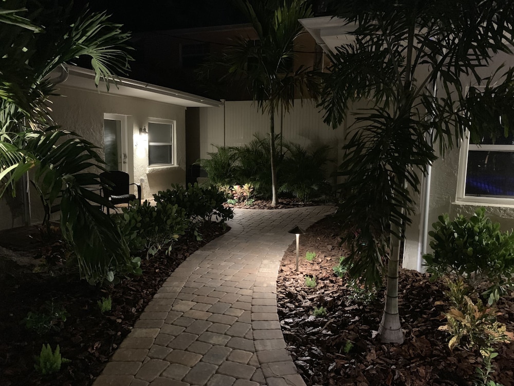 Twin Palms at Siesta 32/50