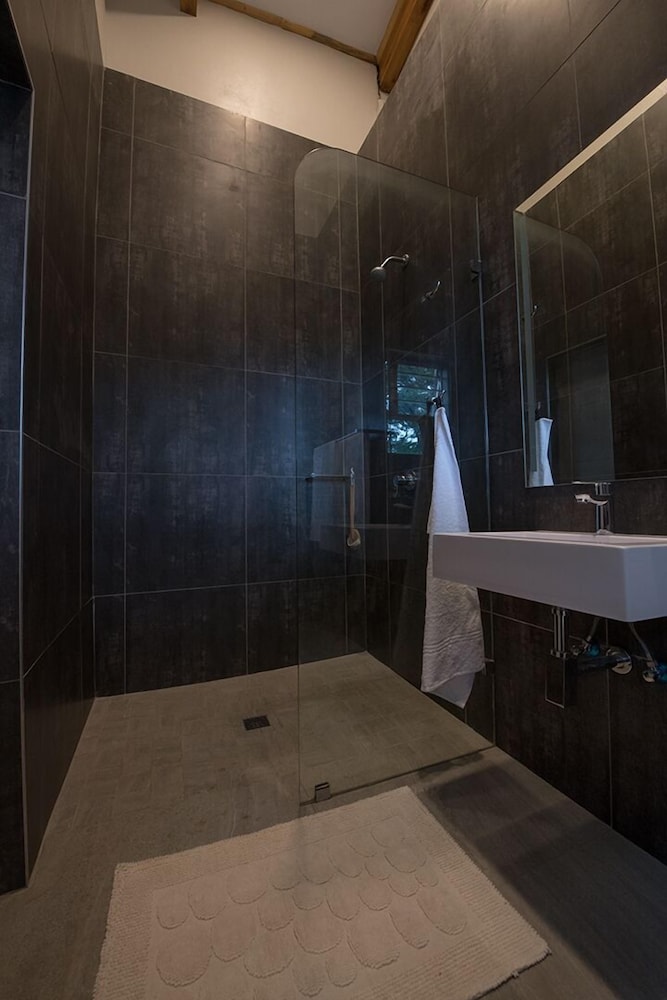 Umhlanga Lodge - Adults Only 41/43