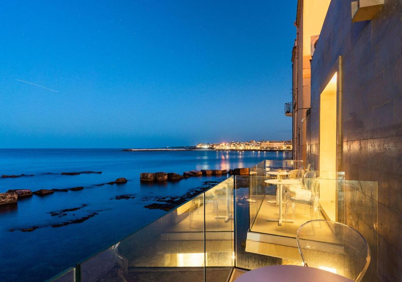 Re Dionisio Luxury Suites 10/16