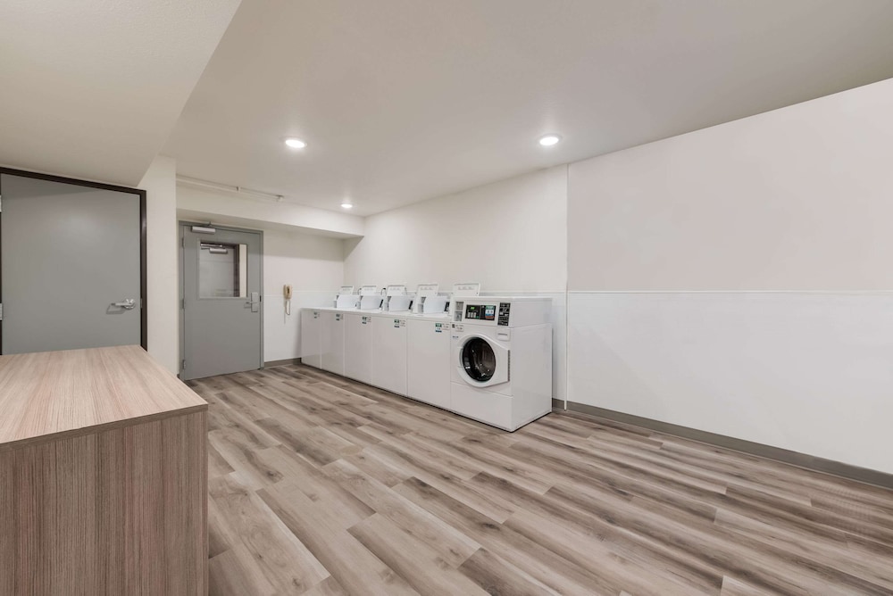 WoodSpring Suites Meridian 24/27