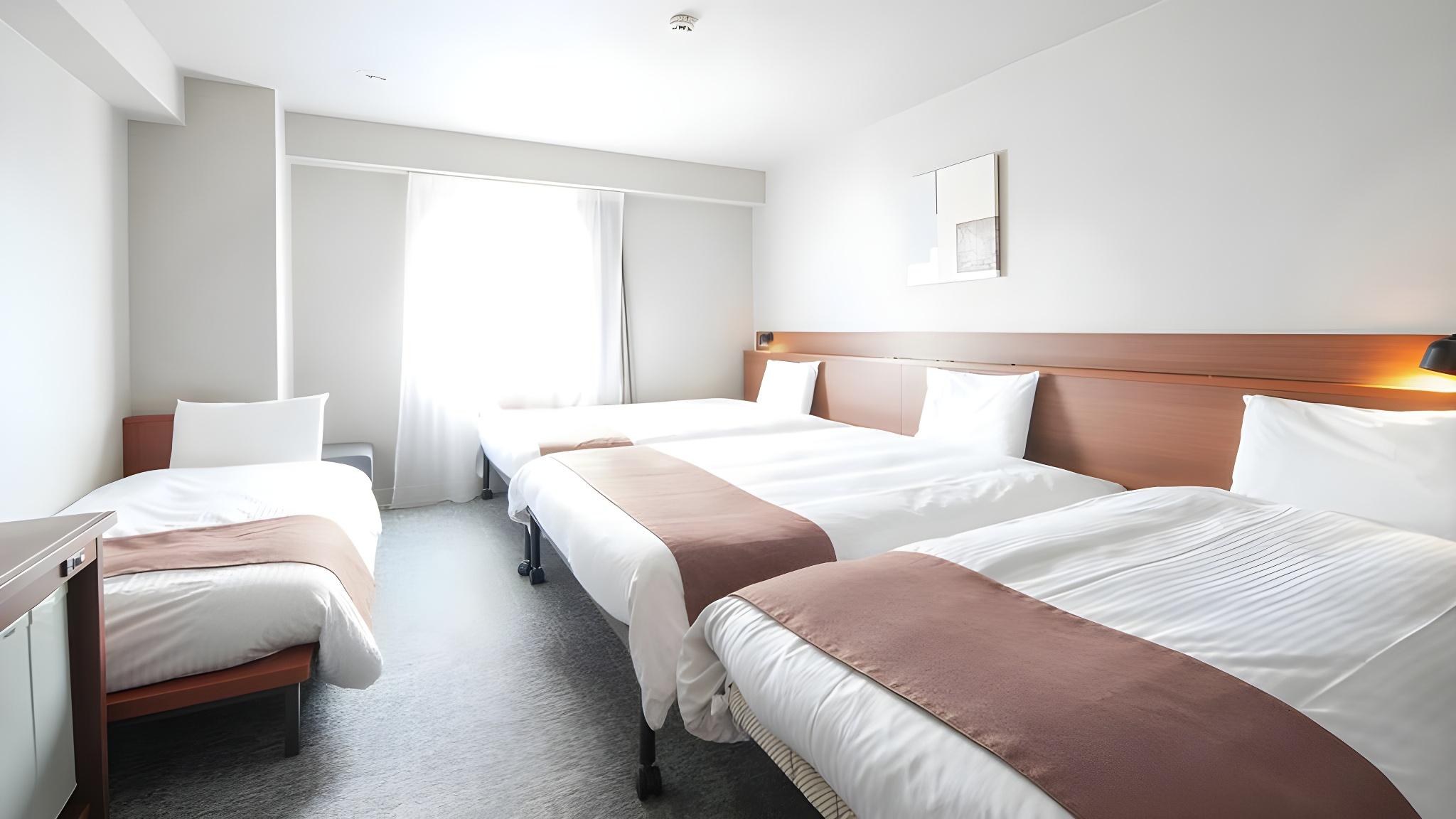 Standard, Twin Beds, Two Extra Beds, Smoking
