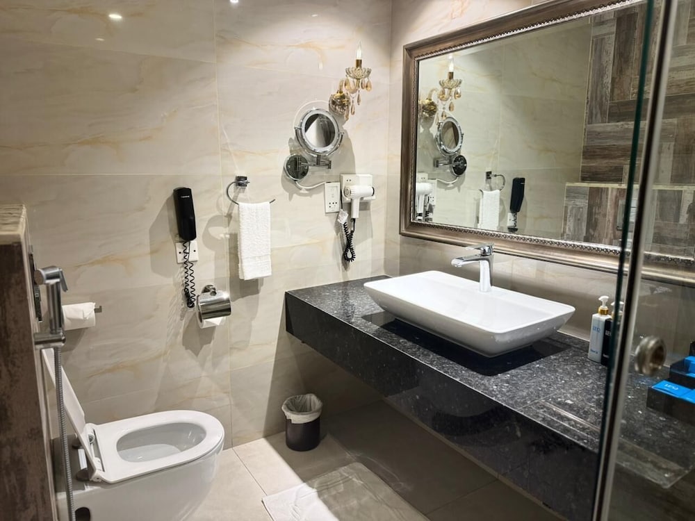 IFQ Hotel & Resort Islamabad 63/65