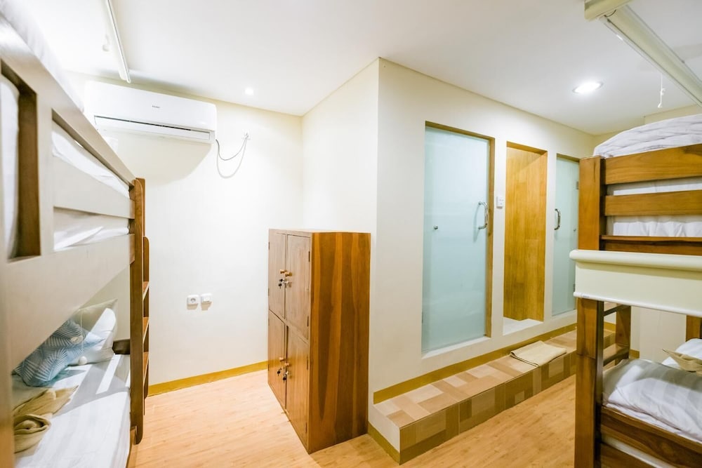 Caroline Guest House 43/50