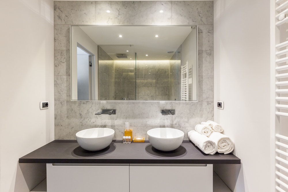 Easyhomes Duomo Suites and Apartments 27/38
