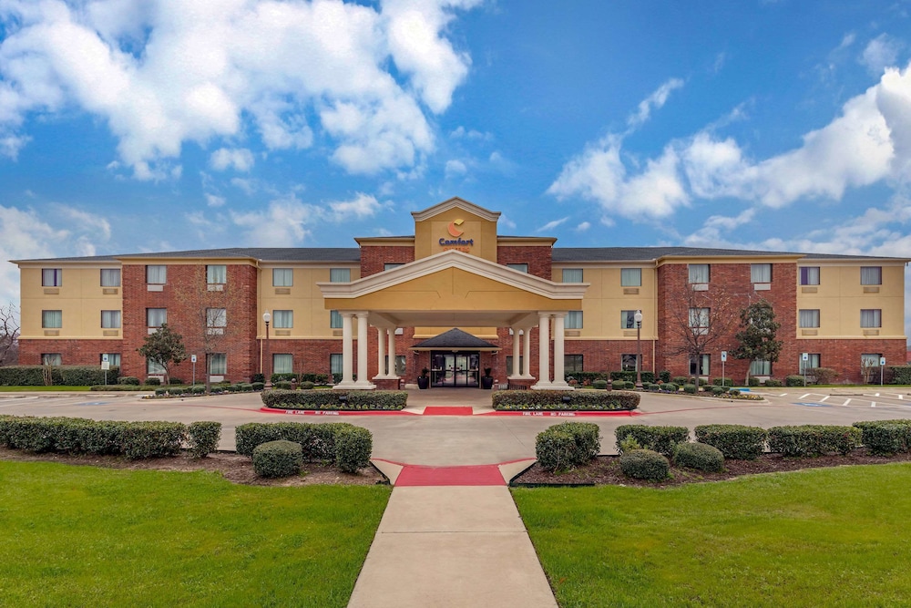 Comfort Suites Ennis TX 38/43