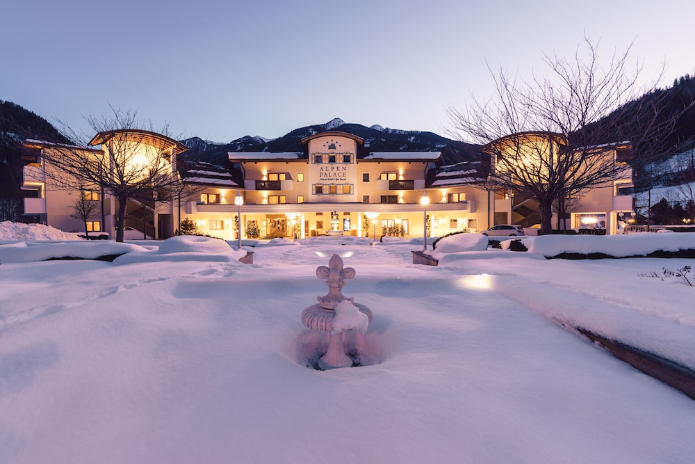 Alpenpalace Luxury Hideaway & Spa Retreat 1/50