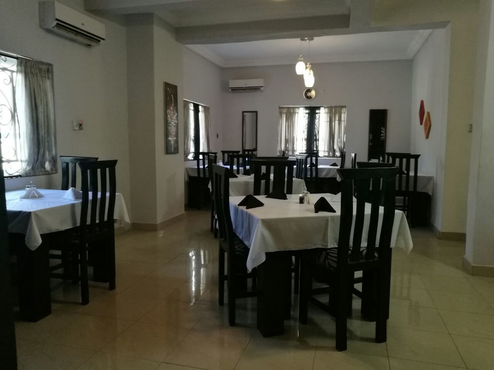 Villa Nuee 12/15