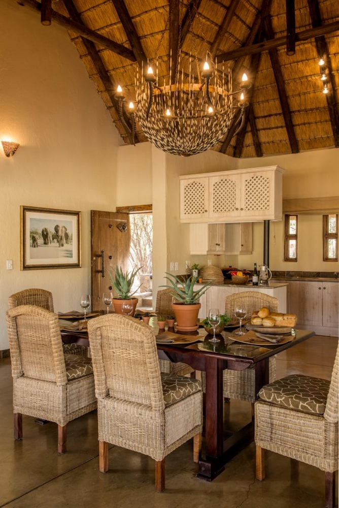 Tuningi Safari Lodge 32/50