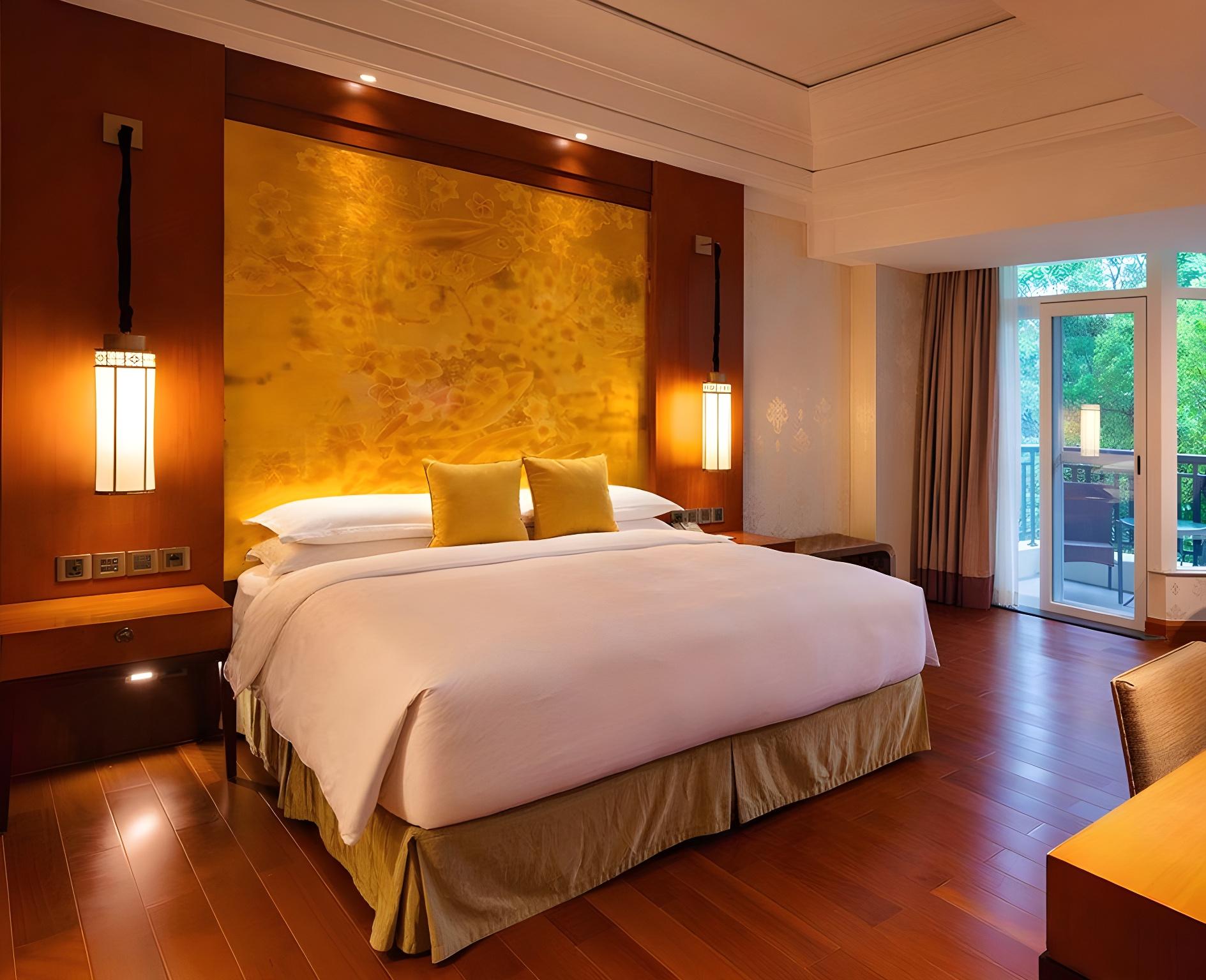 Boutique, Queen Bed