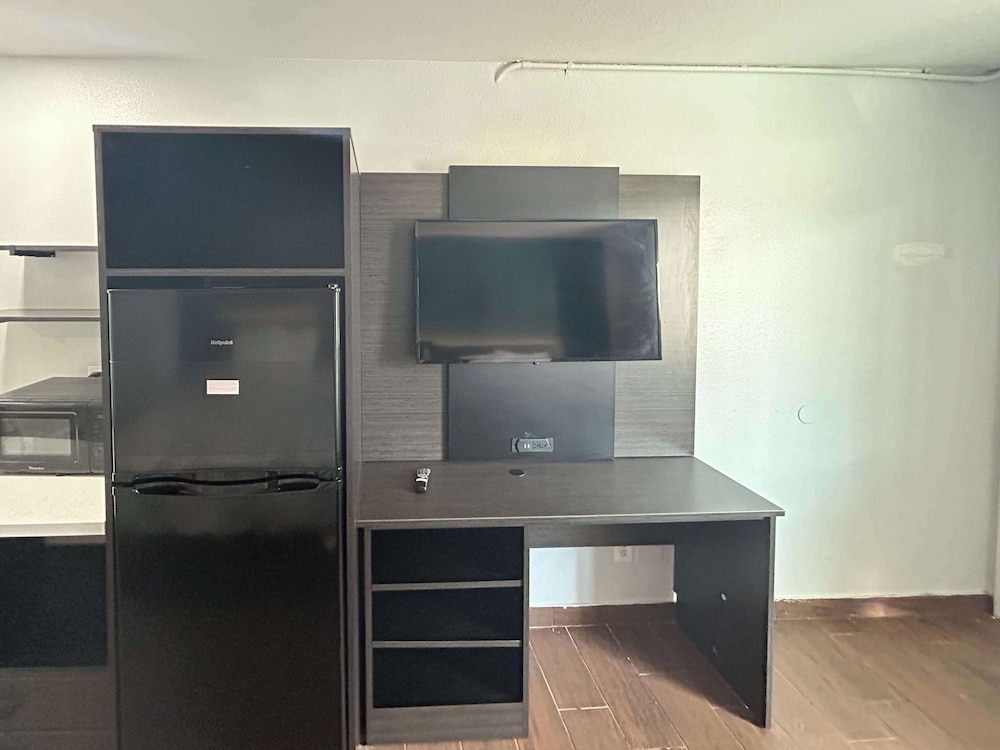 Studio6 Hemet, CA 44/51