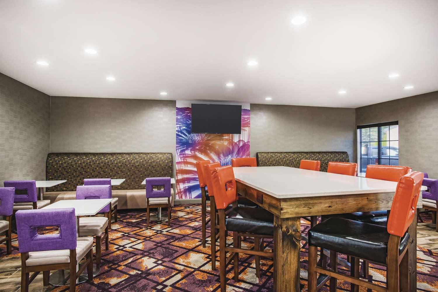 La Quinta Inn & Suites by Wyndham Chambersburg 13/17