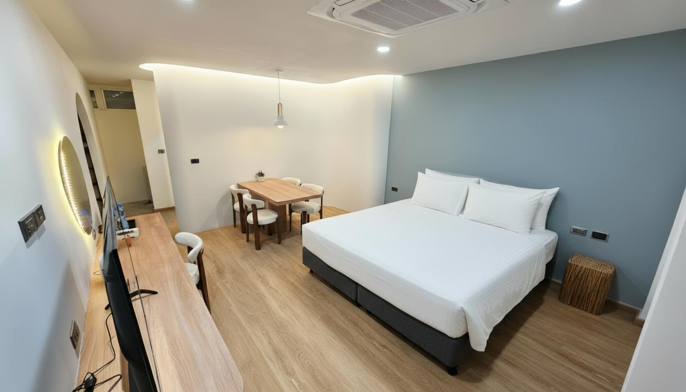 King Bed, 2 Bunk Beds