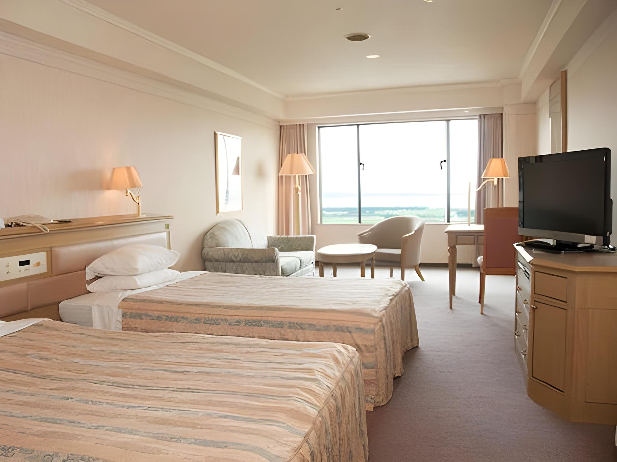 Semi Room, Western, Deluxe, 2 Semi Double Beds, Lake View, High Floor