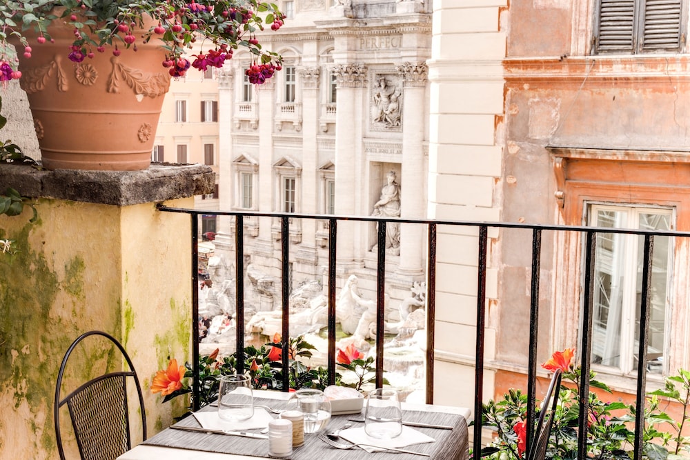 Relais Fontana di Trevi 31/64