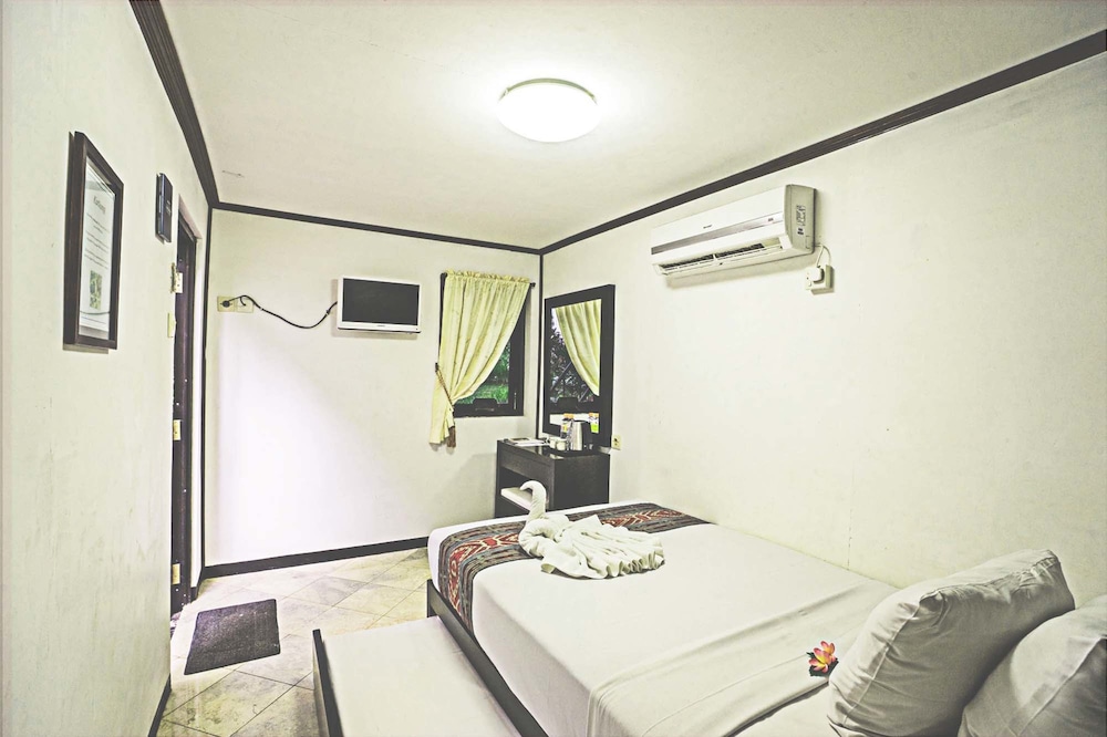 Royal Caravan Hotel and Outbond 31/58