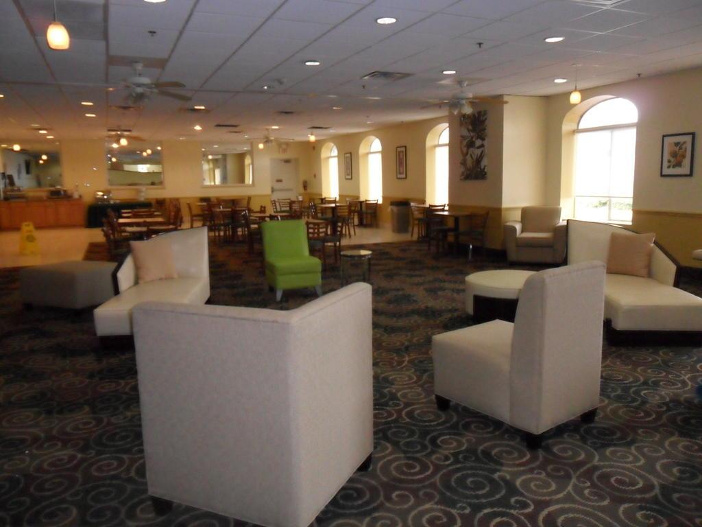 Holiday Inn Orlando North Winter Park by IHG 31/50