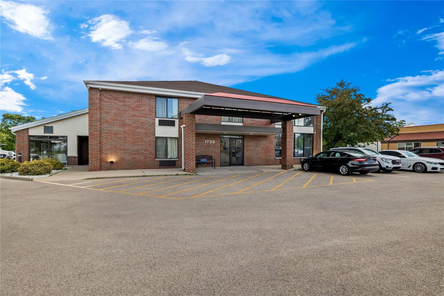 Super 8 by Wyndham Watertown WI 46/49