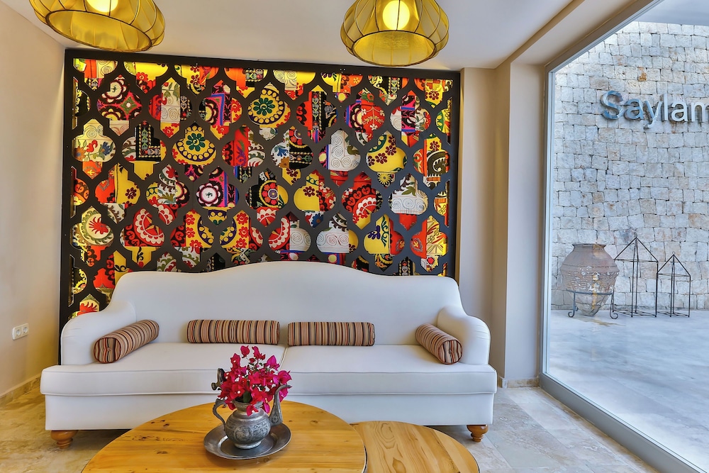 Saylam Suites 11/66