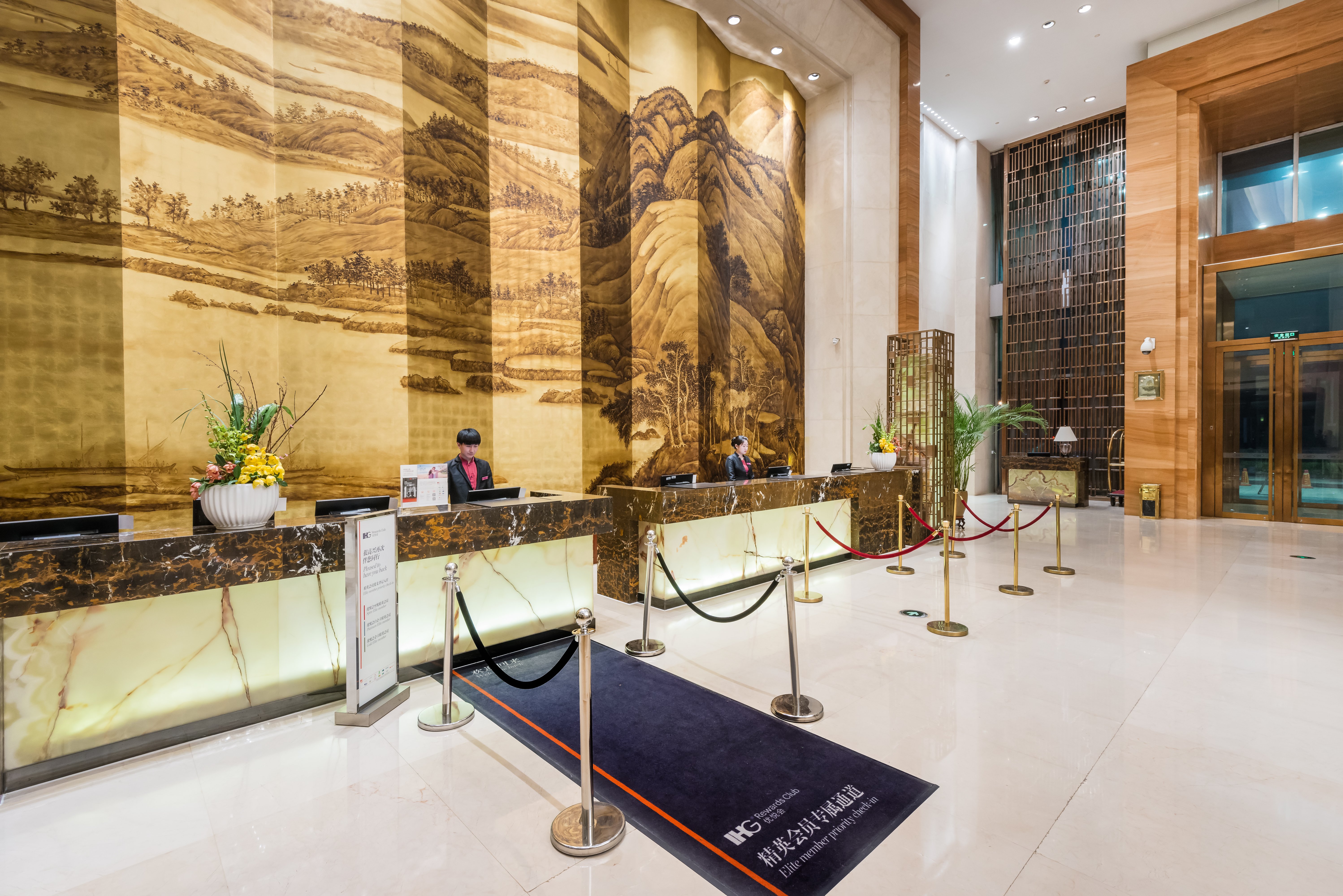 Crowne Plaza Xiangyang 8/50
