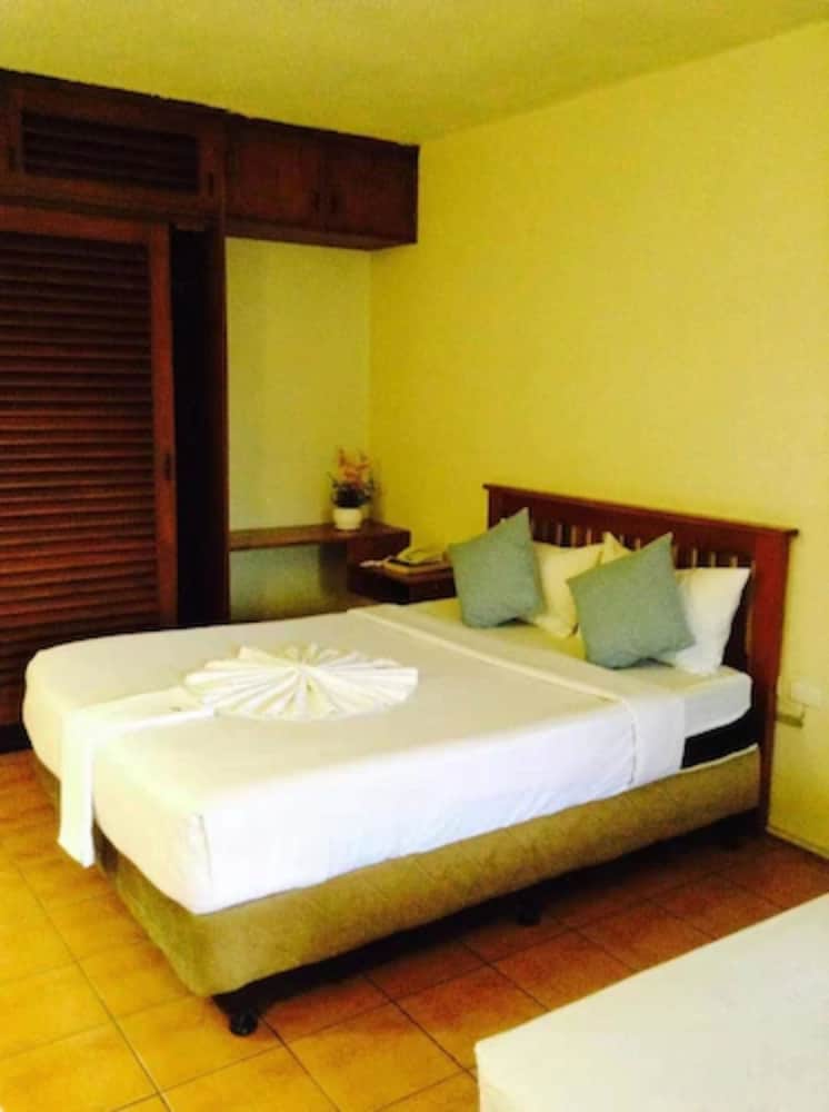 Southern Cross Hotel Fiji 11/57