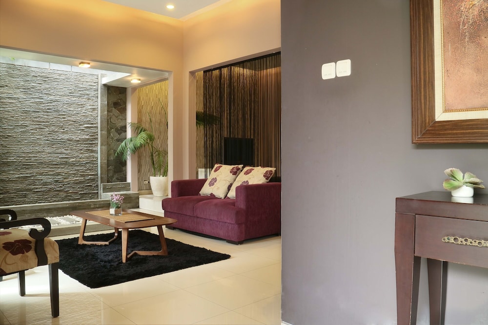 Rumah Teteh - Plemburan 26/32