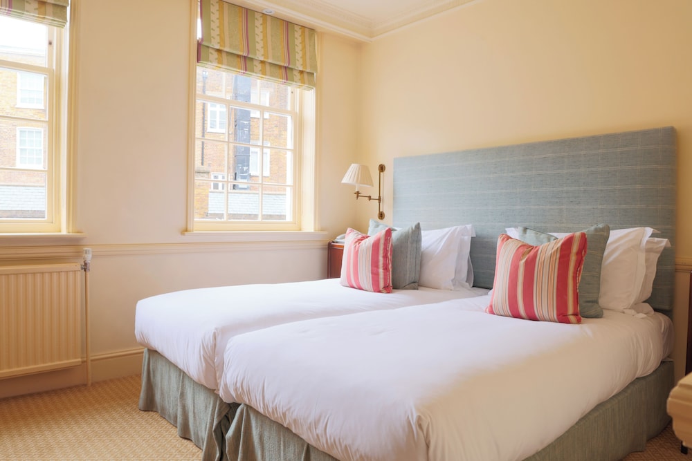 ROOM, TWIN BEDS